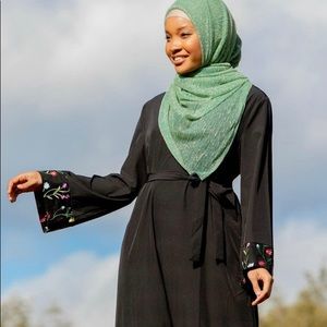 Black Floral Embroidered Kimono Sleeve